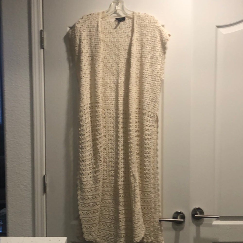 Short sleeve knit sweater